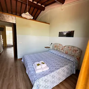 https://villa-ilangi.it-tuscanyhotel.com