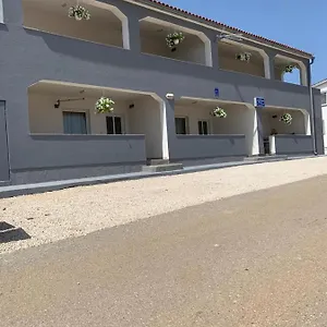 apartmani-caganic-villa-bledi.hotelinzadar.com/